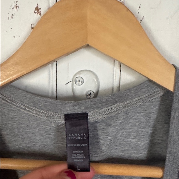 Banana Republic Charcoal Tank Top Size L - Picture 5 of 6